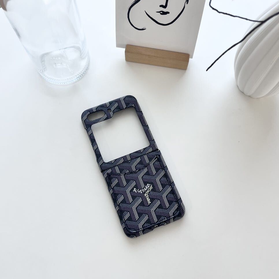 Signature Monogram Case Z Flip