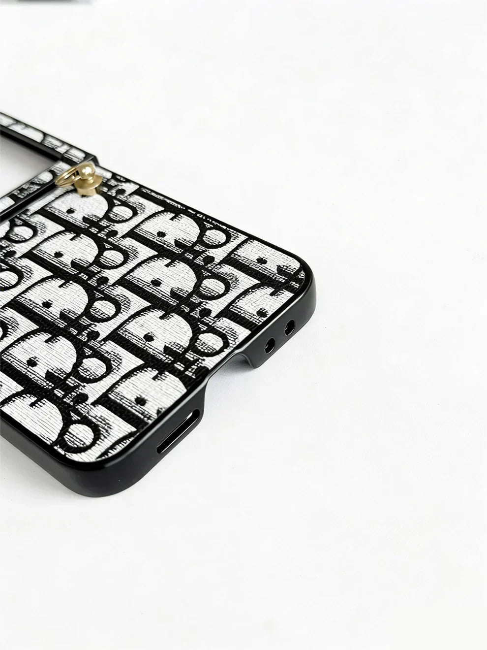 Luxury Chain Strap Pattern Case DR