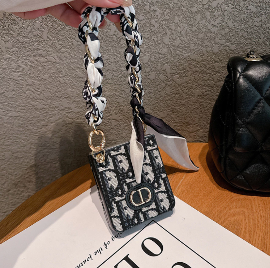 Luxury Chain Strap Pattern Case