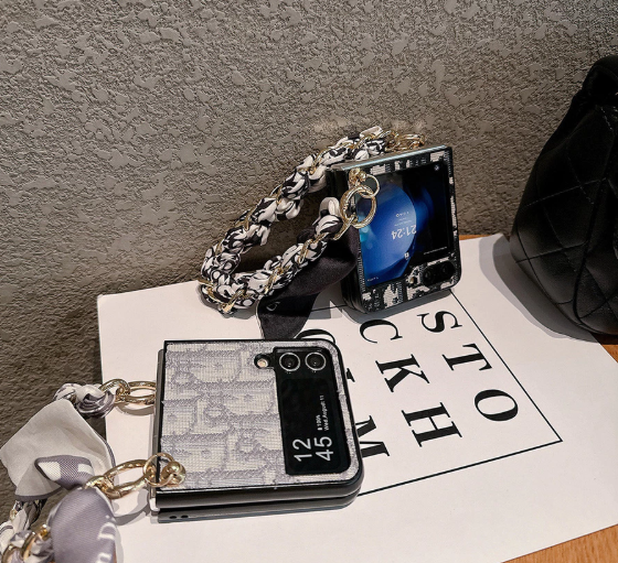 Luxury Chain Strap Pattern Case