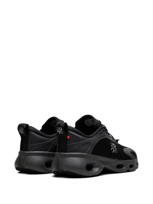 On Running Cloudsolo Loewe Black